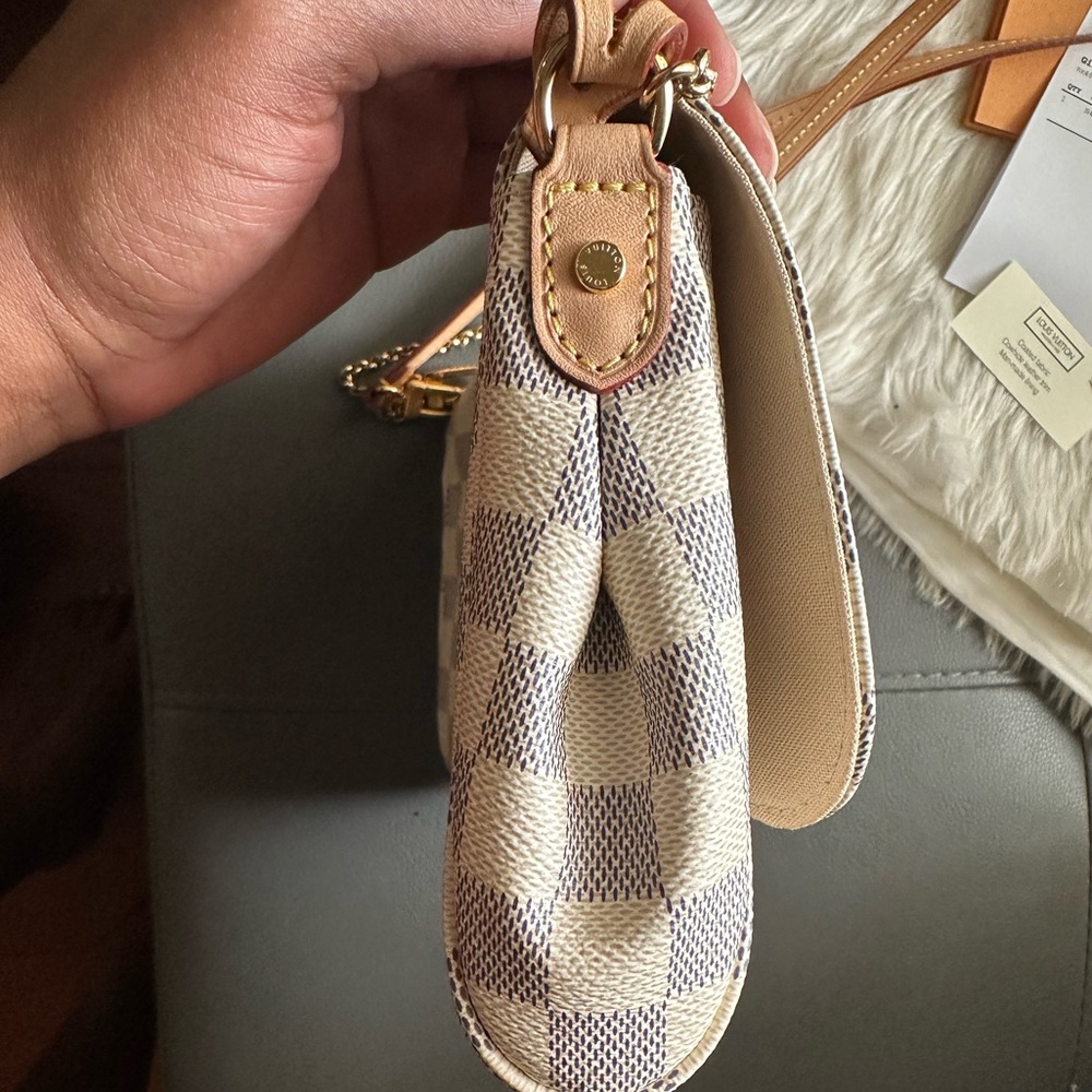 Louis Vuitton Favorite MM Damier Azur - Picture 8 of 17